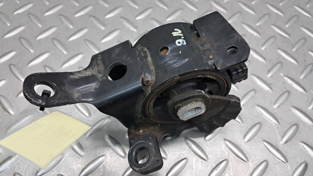 Подушка (опора) двигуна, ліва GHR939070B MAZDA