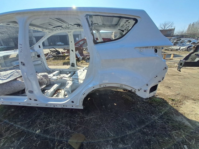 Бічна частина задня ліва GJ5Z7827841A FORD