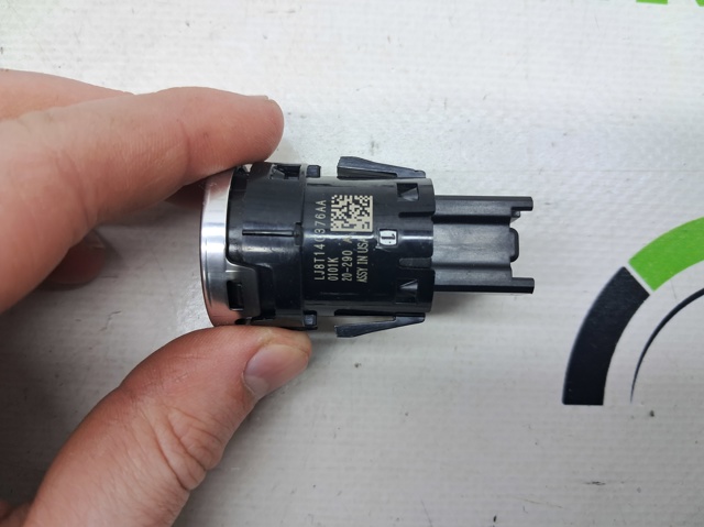 Кнопка запуску двигуна LJ8Z10B776A FORD