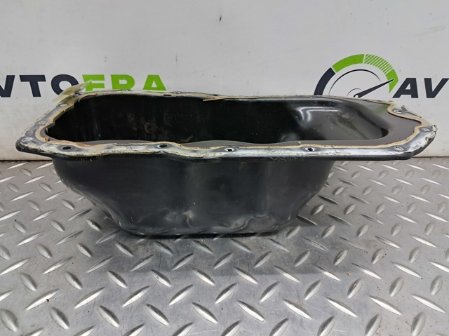 Піддон масляний картера двигуна PE0110400C MAZDA