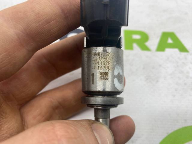 Форсунки електромагнітні PE0113250B MAZDA