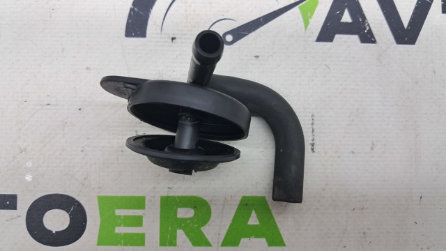 Пробка розширювального бачка PE0115355A MAZDA