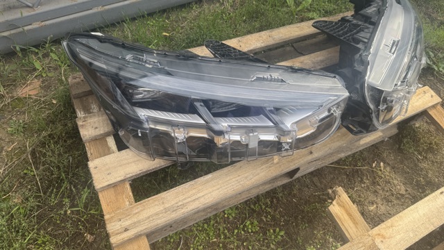 Права блок фара LJ8Z13008AE FORD