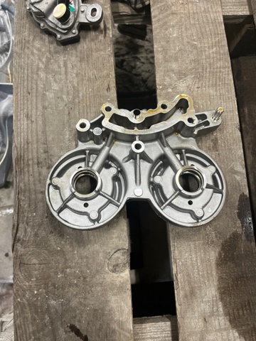 Передня кришка головки блока циліндрів (ГБЦ) 06K103144D VAG