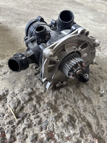 Кожух термостата 06L121111M VAG