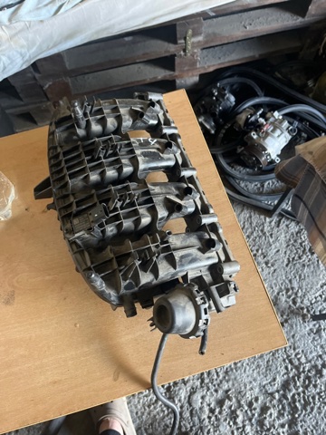 Колектор впускний 06L133201ET VAG