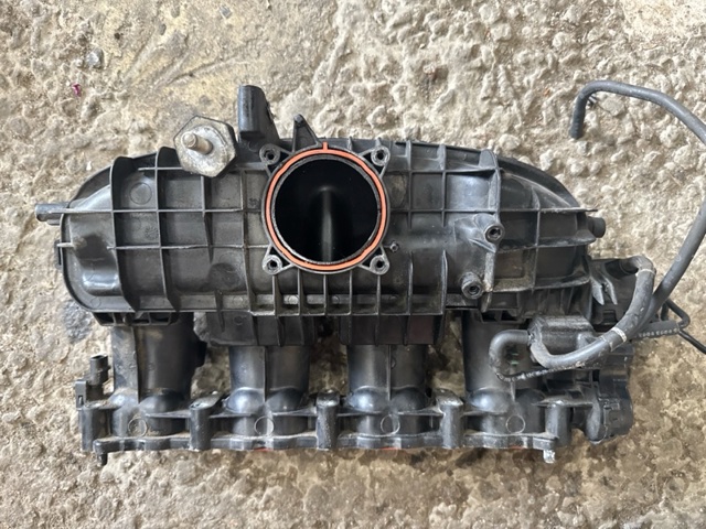 Колектор впускний 06L133201ET VAG