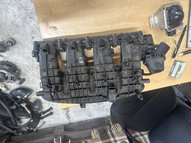 Колектор впускний 06L133201T VAG