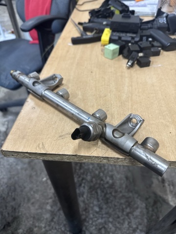 Розподільник палива 06L133317L VAG