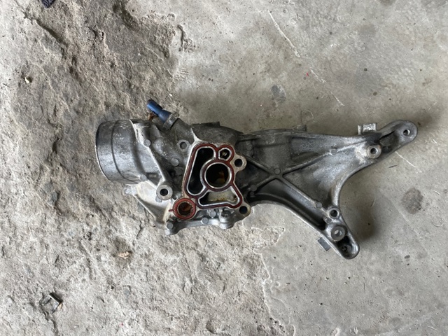 Кронштейн генератора (натяжний) Ауді Ку 3