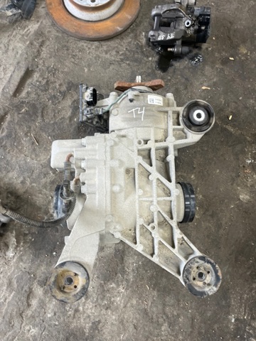 Редуктор колісний моста заднього Audi Q3