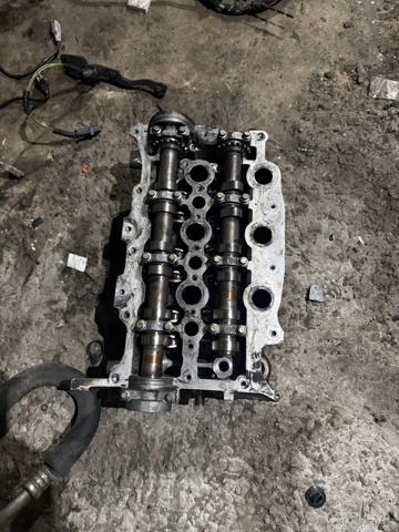 Головка блока циліндрів (ГБЦ), права 1311302 LAND ROVER