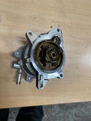 Насос вакуумний 146505NA0A NISSAN