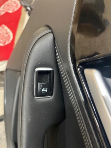 Кнопка підйомника переднього правого скла 254115DA0A NISSAN