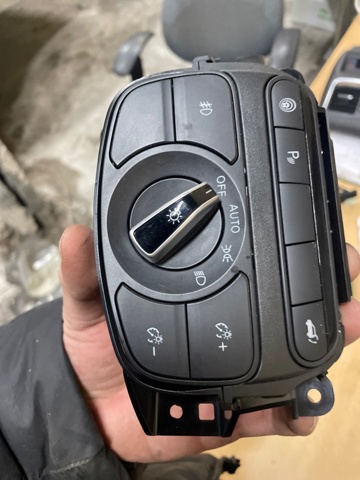 Перемикач світла фар, на "торпедо" 255425GA1A NISSAN