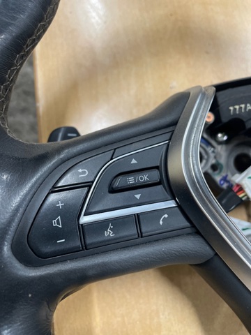 Блок кнопкових перемикачів кермового колеса 255515CA6A NISSAN
