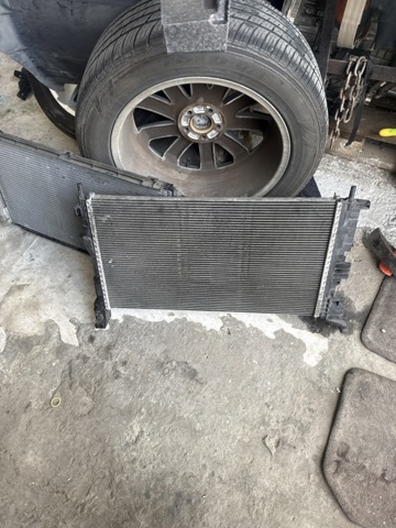 Радіатор охолодження 31338288 VOLVO