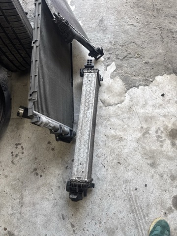 Охолоджувач наддувочного повітря 31338306 VOLVO