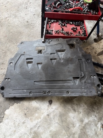 Захист піддона картера двигуна 31378306 VOLVO