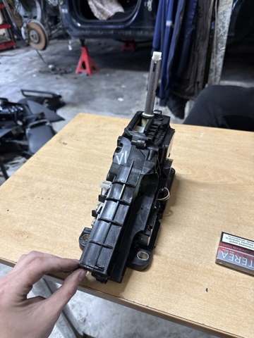 Механізм перемикання передач 31437466 VOLVO