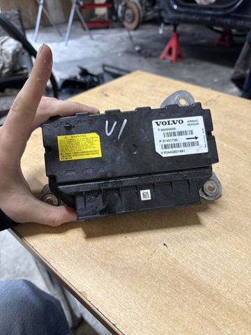 Блок управління airbag 31451730 VOLVO