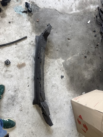 Наповнювач бампера переднього 31663900 VOLVO