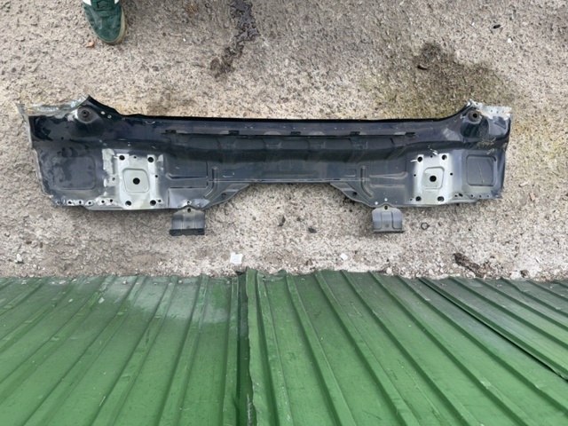 Задня панель багажника 32392858 VOLVO