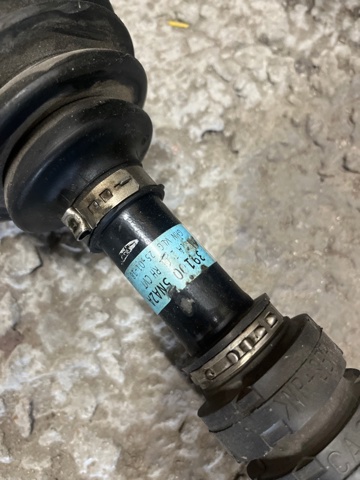 Привід правий 391005NA2A NISSAN
