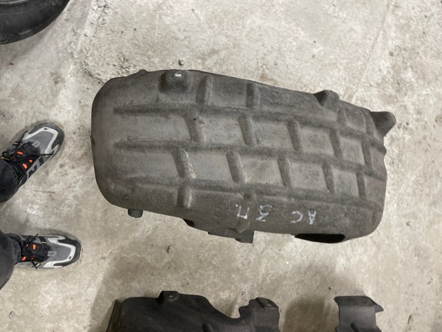 Підкрилок задній правий 3CM810972A VAG