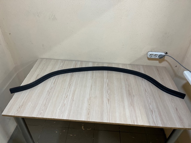 Ущільнювач під капот 3CM823723 VAG