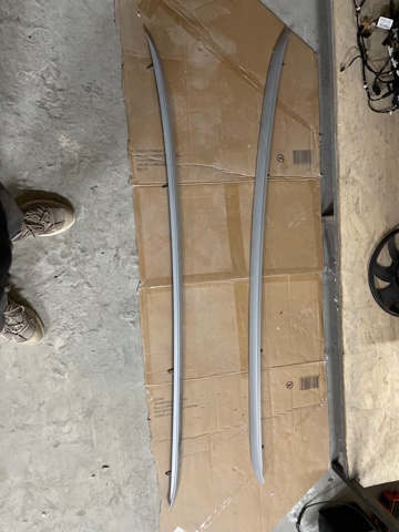 Рейлінг даху лівий 3CM860033KW1 VAG