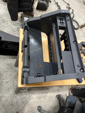 Ящик для предметів догляду 3CN857114A82V VAG
