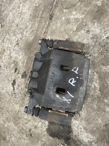 Супорт гальмівний, передній, правий 410014GS0A NISSAN