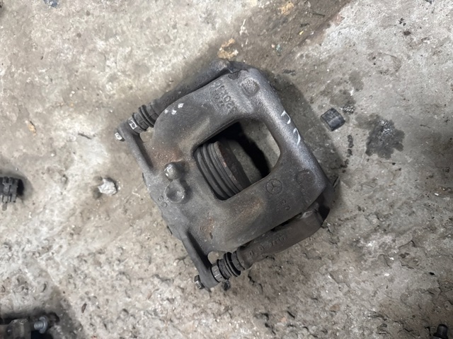 Супорт тормзной 411125DA0A NISSAN