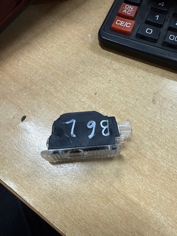 Лампа підсвічування в двері, передньої правої 4G0052135D VAG