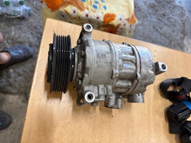 Компресор системи кондиціювання 4M0816803 VAG