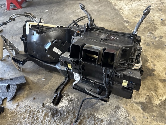 Піч в зборі 4M0820356 VAG