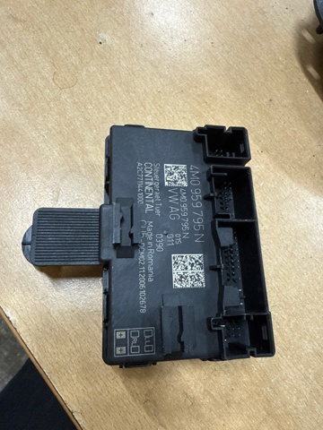 Блок комфорту задніх дверей 4M0959795N VAG