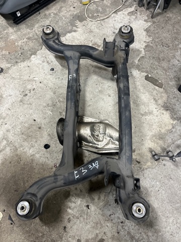 Підвіска задня 554005DJ0A NISSAN