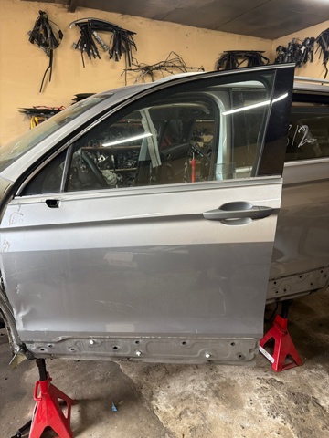 Водійські двері 5NN831055B VAG