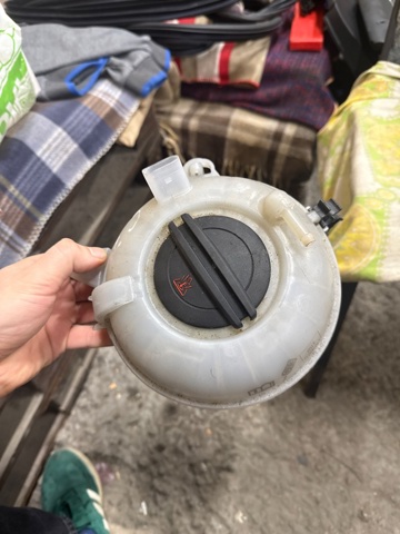 Водяний бачок системи охолодження 5Q0121407G VAG