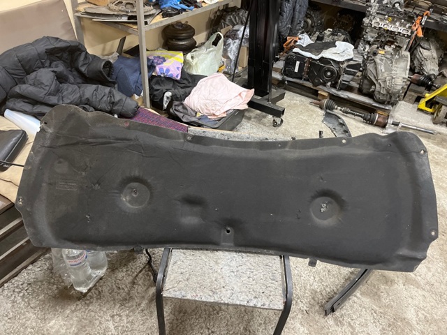 Шумка капота 658405NA0A NISSAN