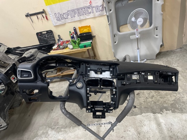 Панель приладів торпеди 682005DF0A NISSAN