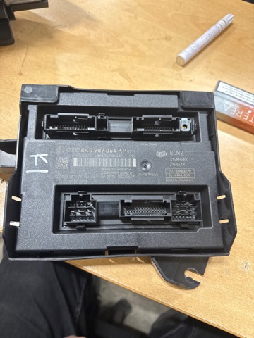 Блок управління комфорту 8K0907064KP VAG