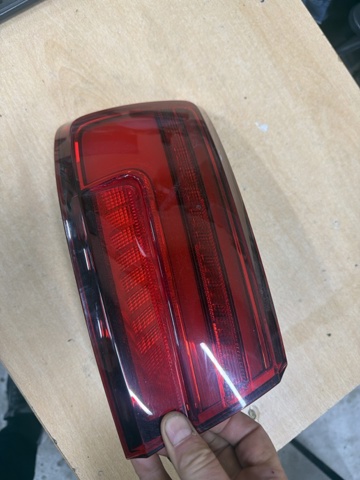 Задній лівий зовнішній ліхтар 8V5945069A VAG