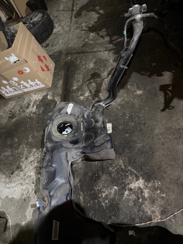 Б/бак 8W0201060DH VAG