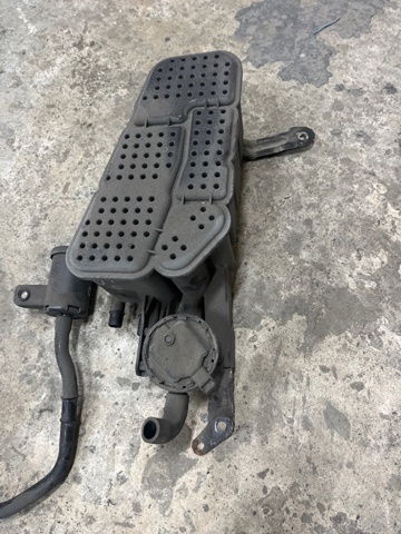 Абсорбер 8W0201801F VAG