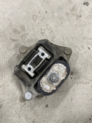Опора коробки передач 8W0399156AQ VAG