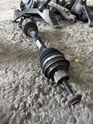 Вісь передня 8W0407271D VAG