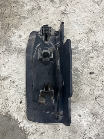 Захист заднього нижнього важеля 8W0505416D VAG